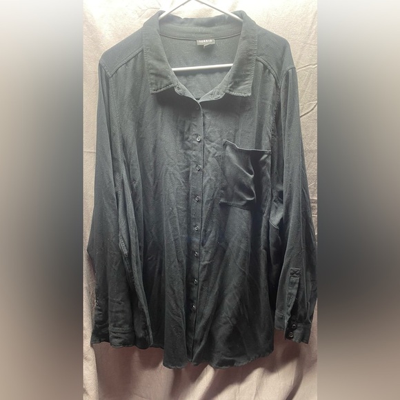 Torrid Silky Basic Black button Down shirt sz 4 - Picture 6 of 9